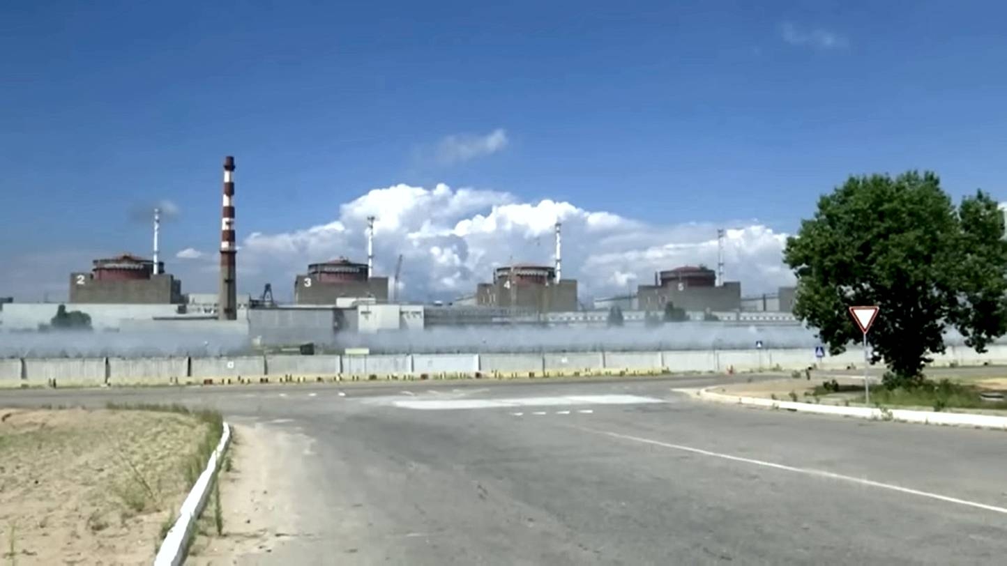 Riscuri de radiaţii şi incendii la centrala nucleară din Zaporojie