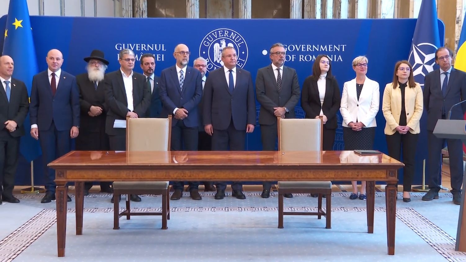 Premirul Nicolae Ciucă la ceremonia de semnare a celor două contracte
