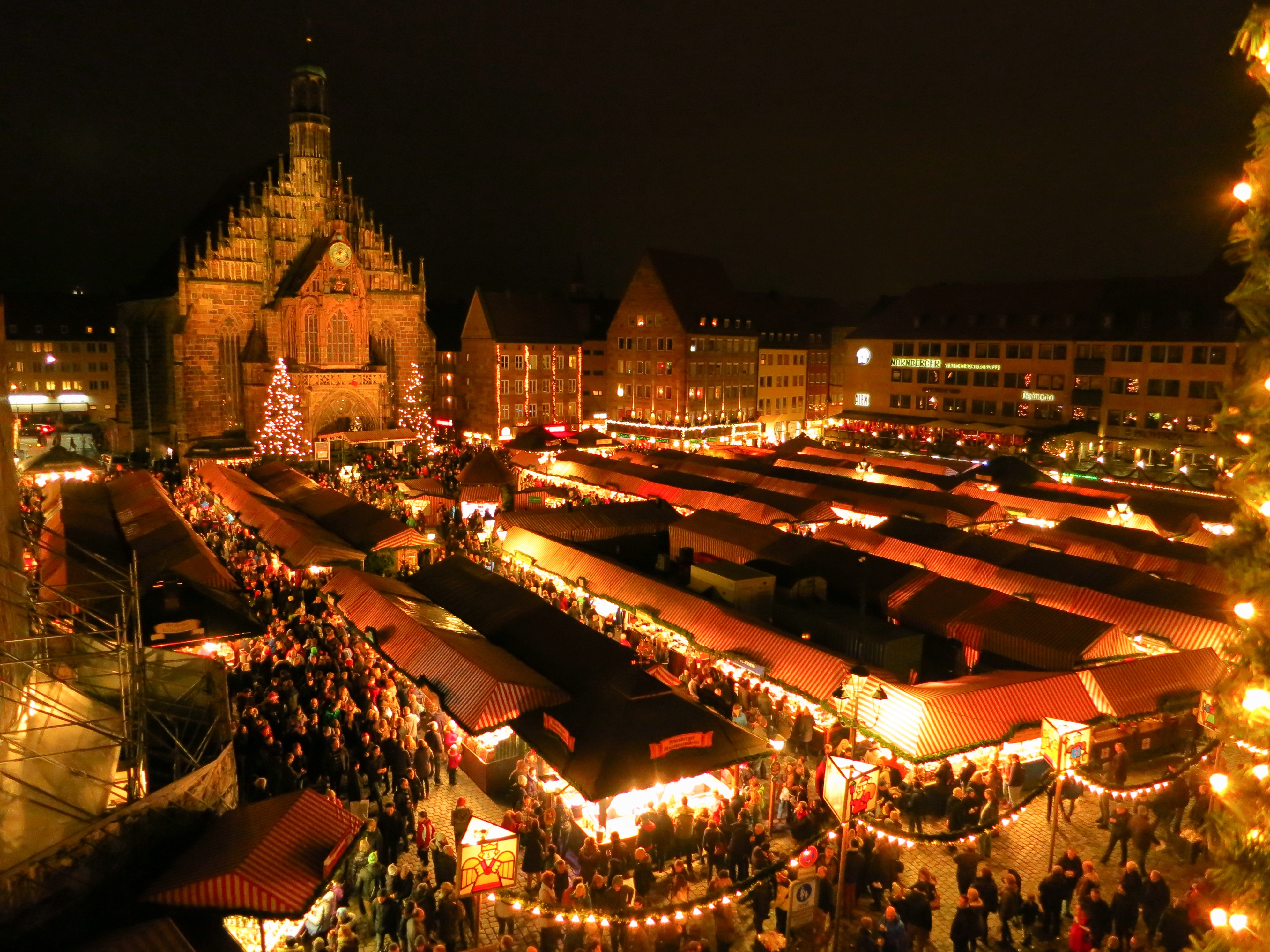 Târgurile de Crăciun Christkindlesmarkt și Gendarmenmarkt Germania