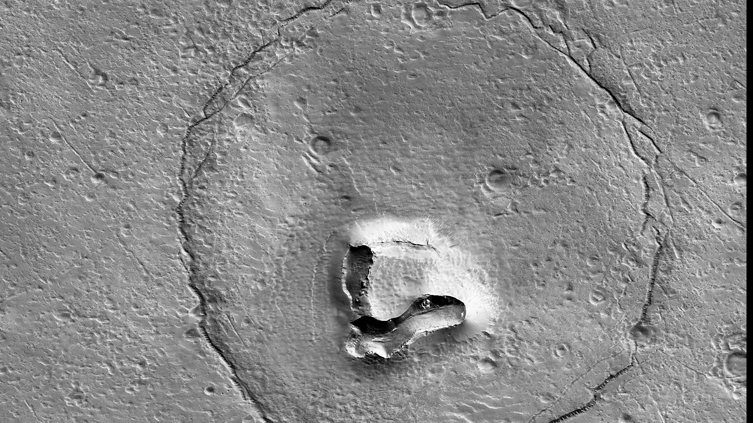 Planeta Marte formaţiune geologică neobişnuită