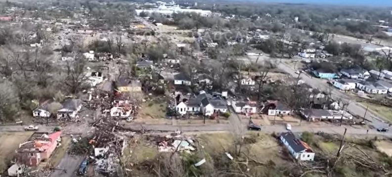 Oraşul Selma din comitatul Dallas devastat de tornadă