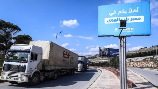 Camioane cu primul transport de ajutoare care intră în Siria