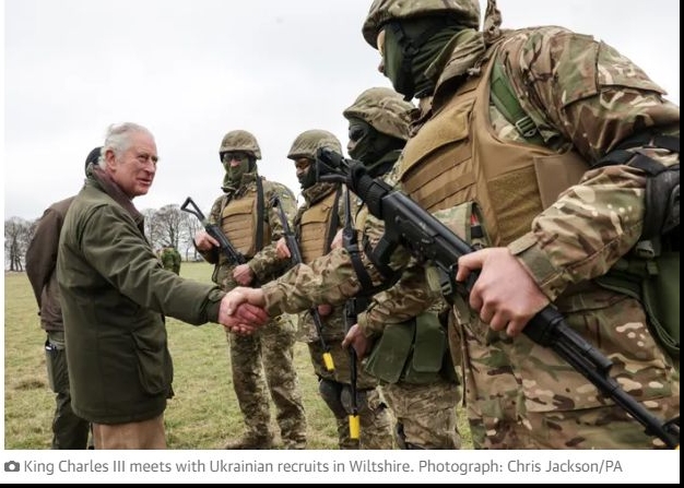 Regele Marii Britanii Charles al III-lea a vizitat trupele ucrainene antrenate în Wiltshire