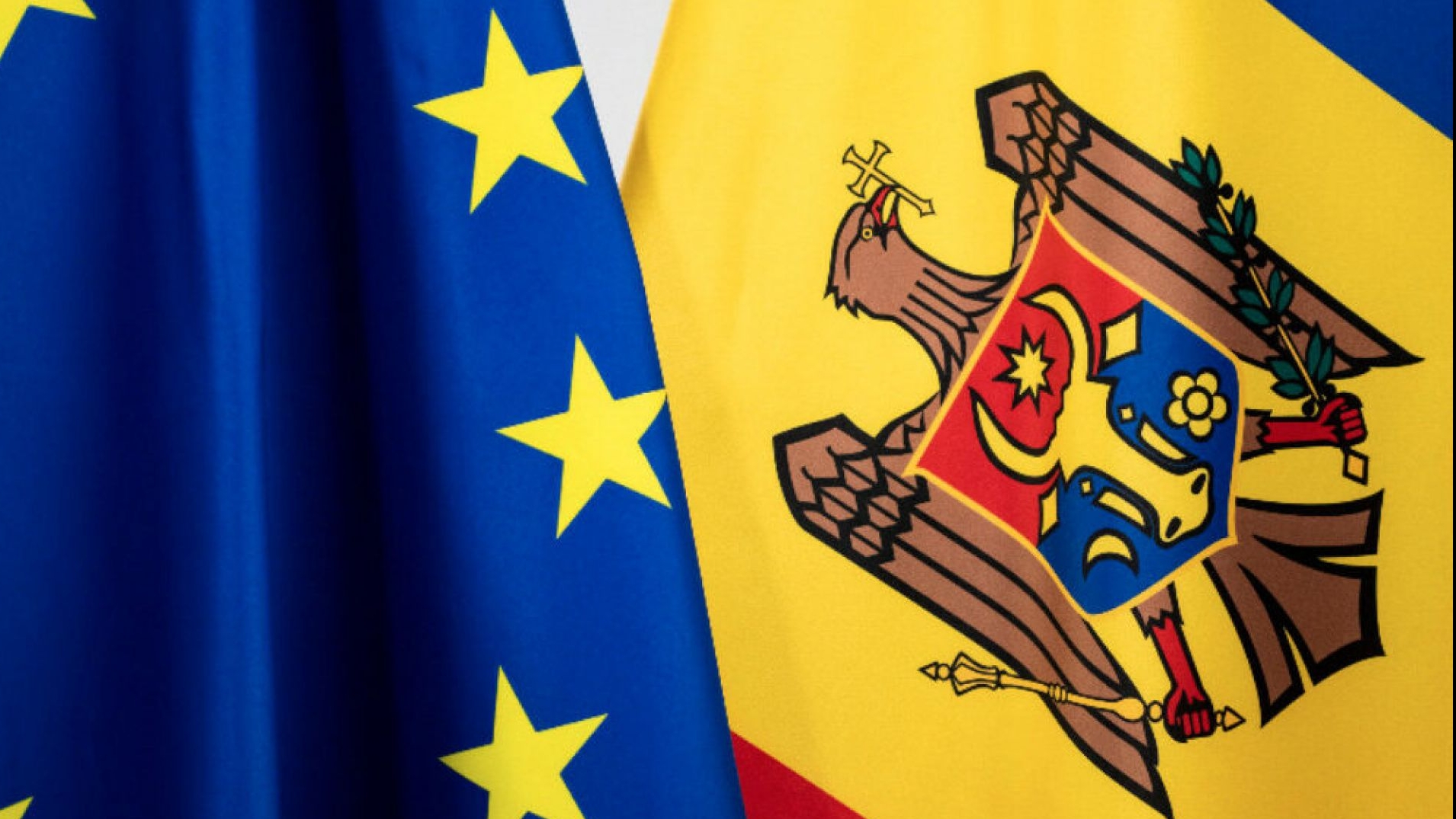 Republica Moldova UE steaguri