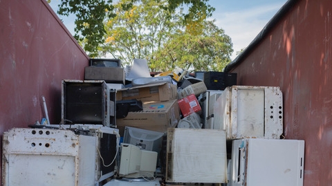 Românii generează 100.000 de tone de deșeuri electronice pe an