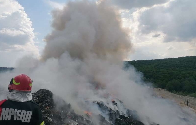 Incendiu la groapa de gunoi Boldești-Scăeni